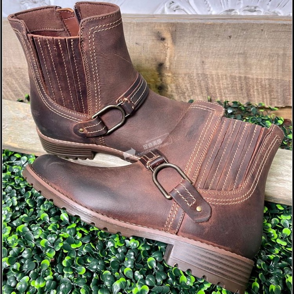 Clark tanned leather boots